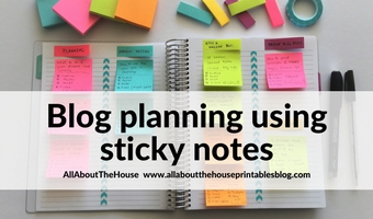 How to keep track of blog post ideas using sticky notes and a notebook
