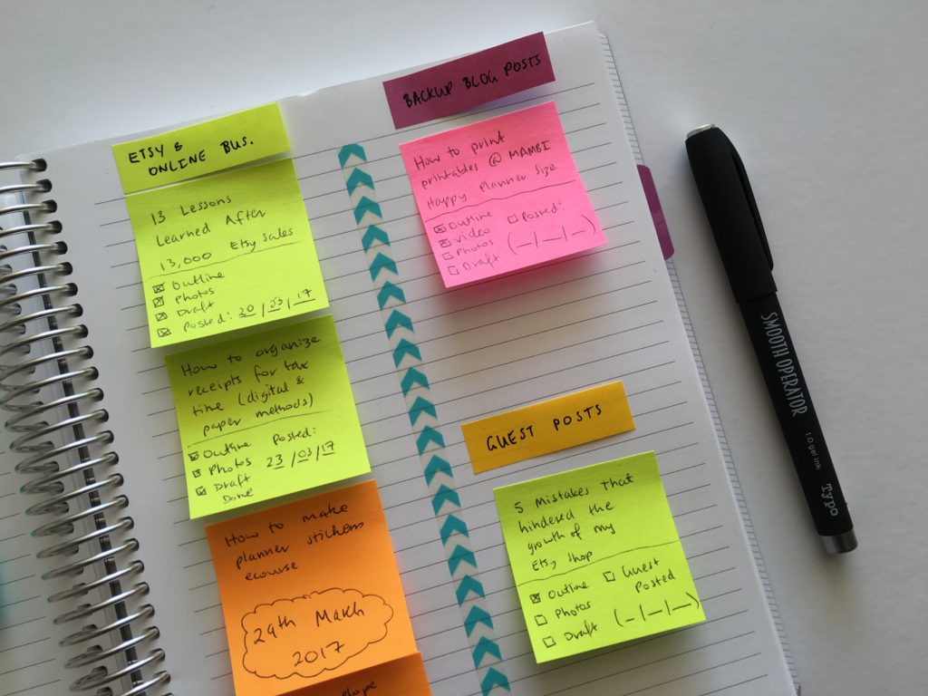 how to keep track of blog post ideas using sticky notes idea bank quick simple editorial calendar blogging schedule routine inspiration diy using an empty notebook