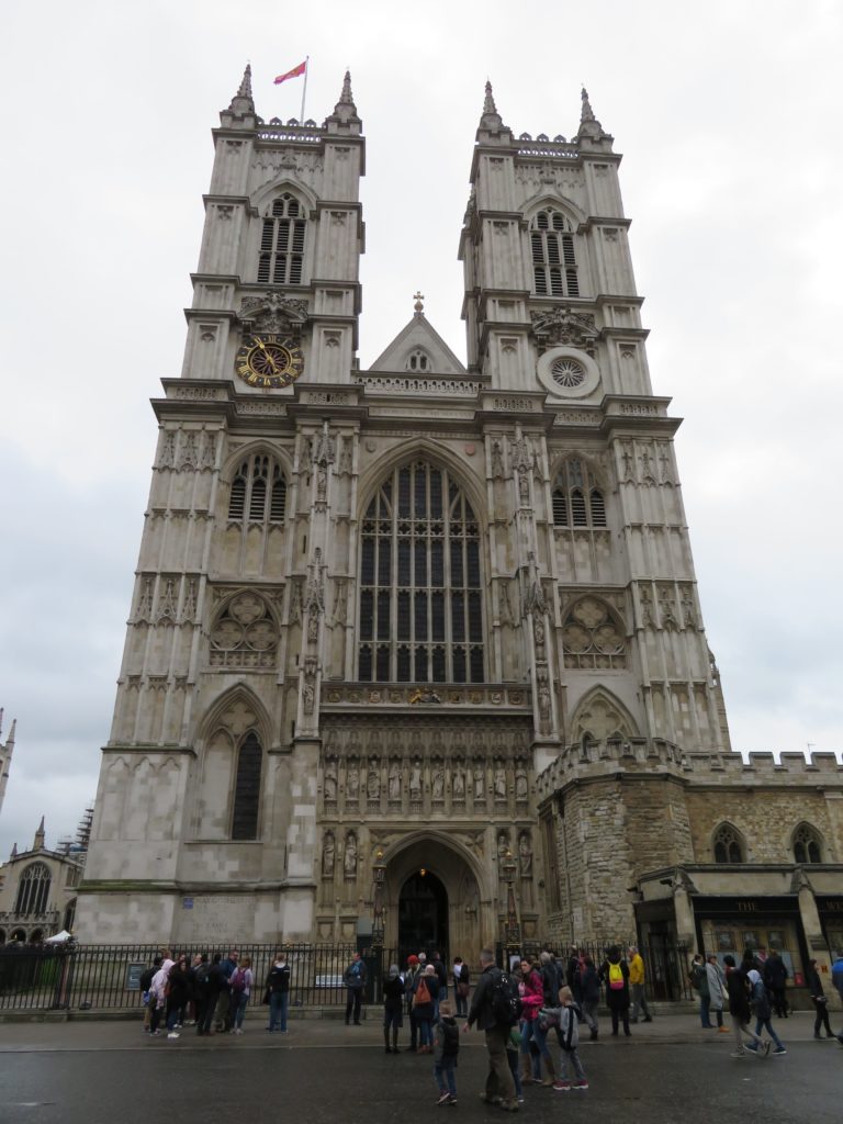 Westminister abbey worth the visit how to get there london attractions iconic photo stop