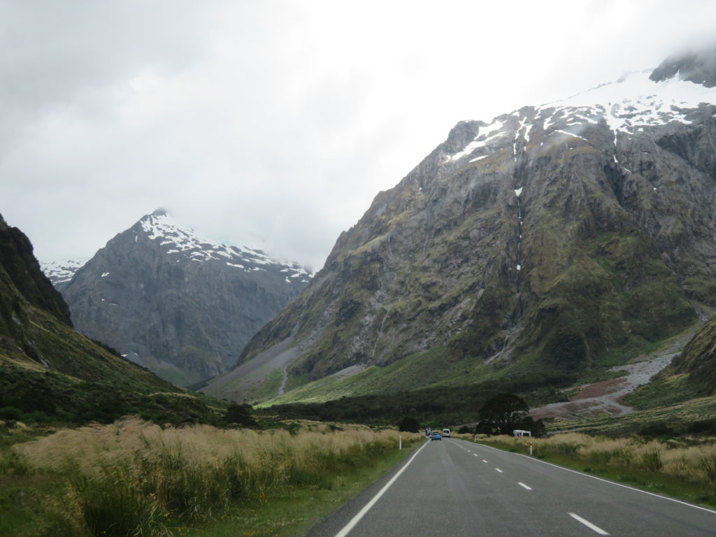 Road to milford sound self drive itinerary day trip things to see and do scenic