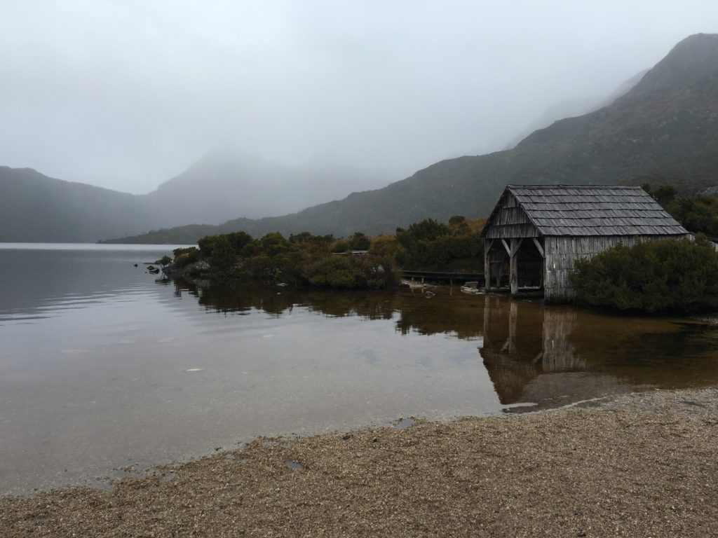dove lake crade mountain tasmania photo spot walking trail april rainy weather