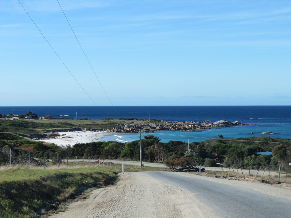 Bay of fires national park tasmania east coast red rocks white sand beach how to get there from st helens itinerary
