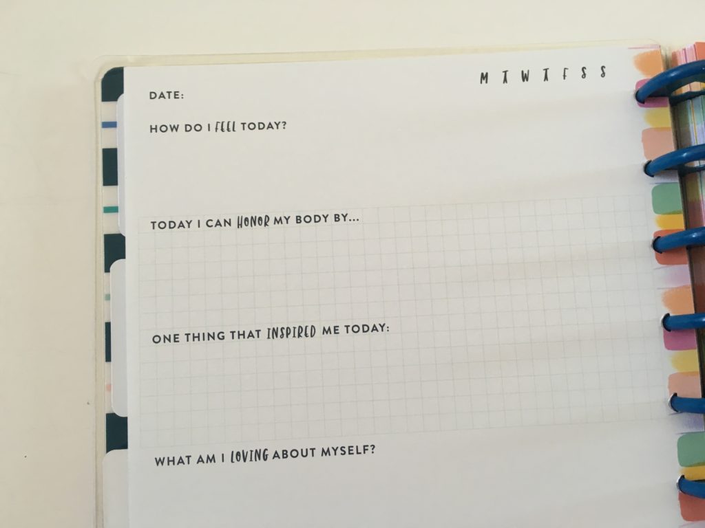 happy planner wellness journal day to a page dot grid review