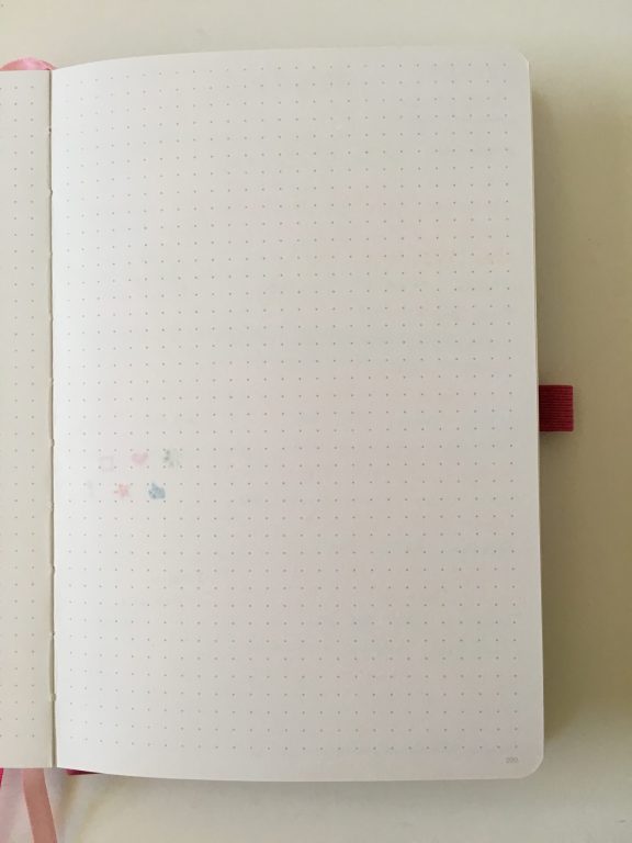 vivid dot journal review dot grid sewn bound bright white paper 140GSM no ghosting or bleed through video flipthrough pen testing numbered pages cheap affordable amazon notebook_14