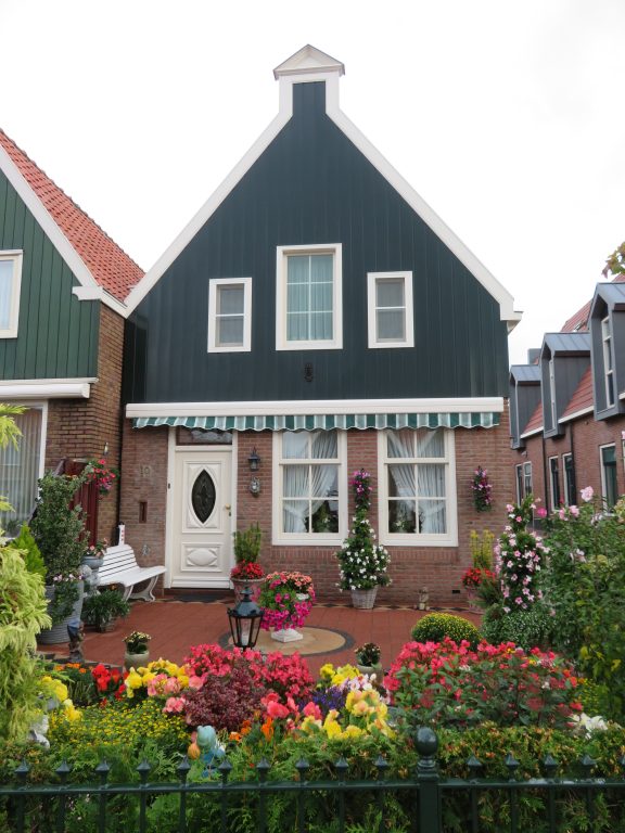 edam things to see and do day trip from amsterdam to volendam marken and edam itinerary canals