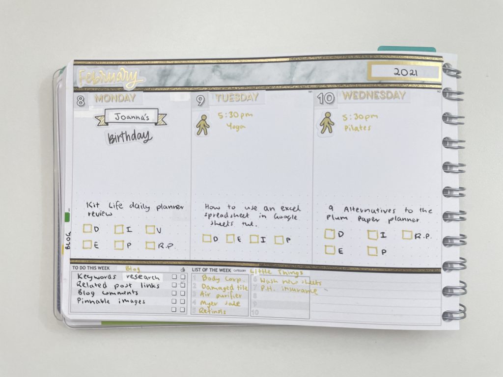 black and gold weekly spread personal planner simple quick easy how to use an expired planner hacks tips