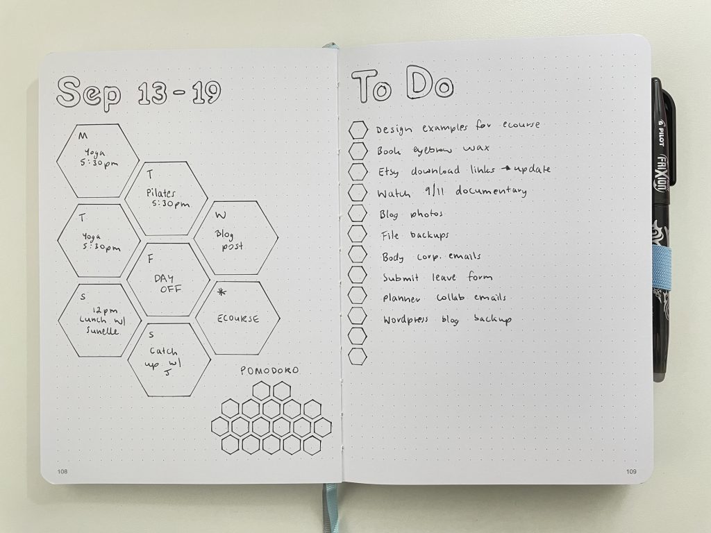 bullet journal bee themed hexagon weekly spread simple functional decorative bujo newbie tips inspiration