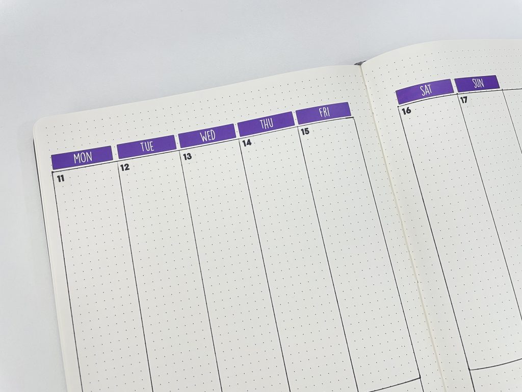 minimalist weekly spread agenzio paperchase 4mm dot grid spacing lay flat binding bullet journal weekly spread inspiration ideas simple quick easy-min