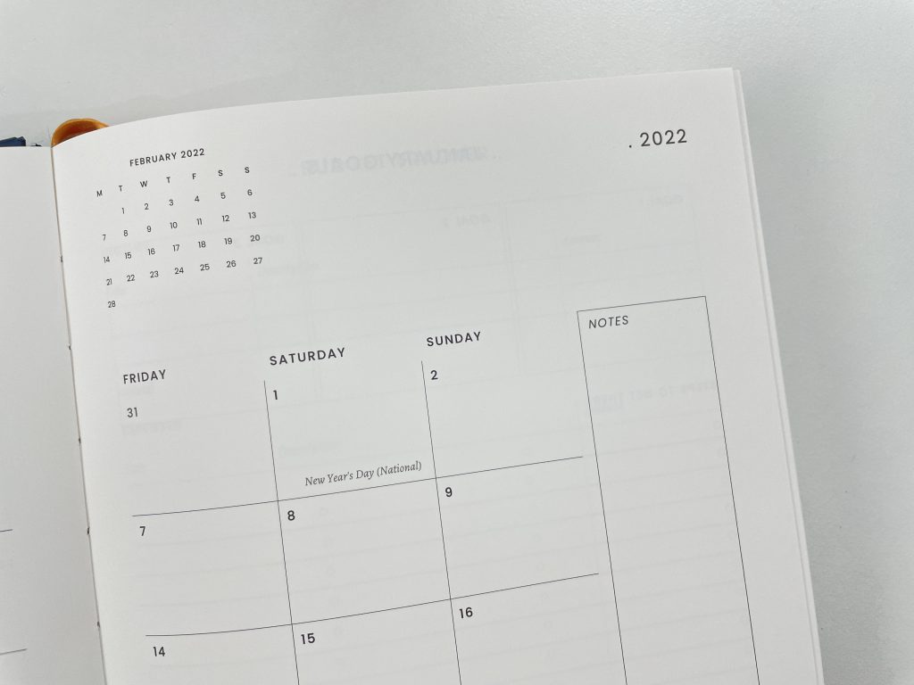 komorebi weekly planner review horizontal layout minimalist monday start dot grid lined notes monthly goals and budget