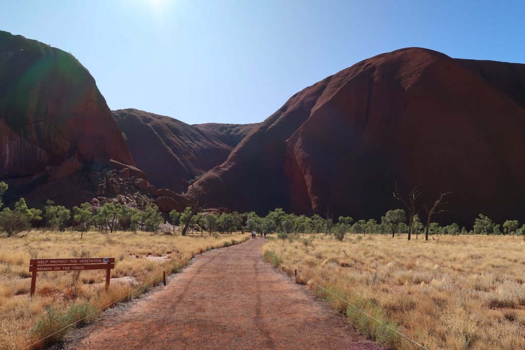ayers rock itinerary red centre best photo spots things to see and do uluru yulara the olgas day trip winter base walk