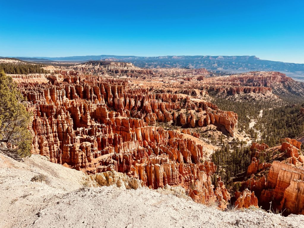 Bryce Canyon national park viewpoint best hiking trails peek a boo loop october
