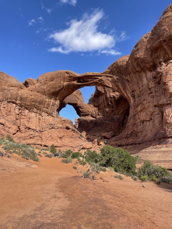 The arches national park moab utah lookout viewpoint review september autumn globus enchanting canyonlands tour