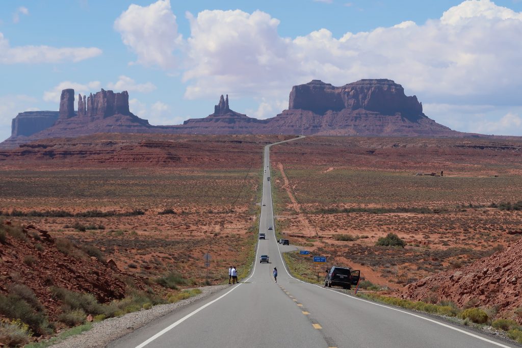 monument valley utah usa america united states of america forest gump photo spot things to see and do road trip itinerary globus enchanting canyonlands