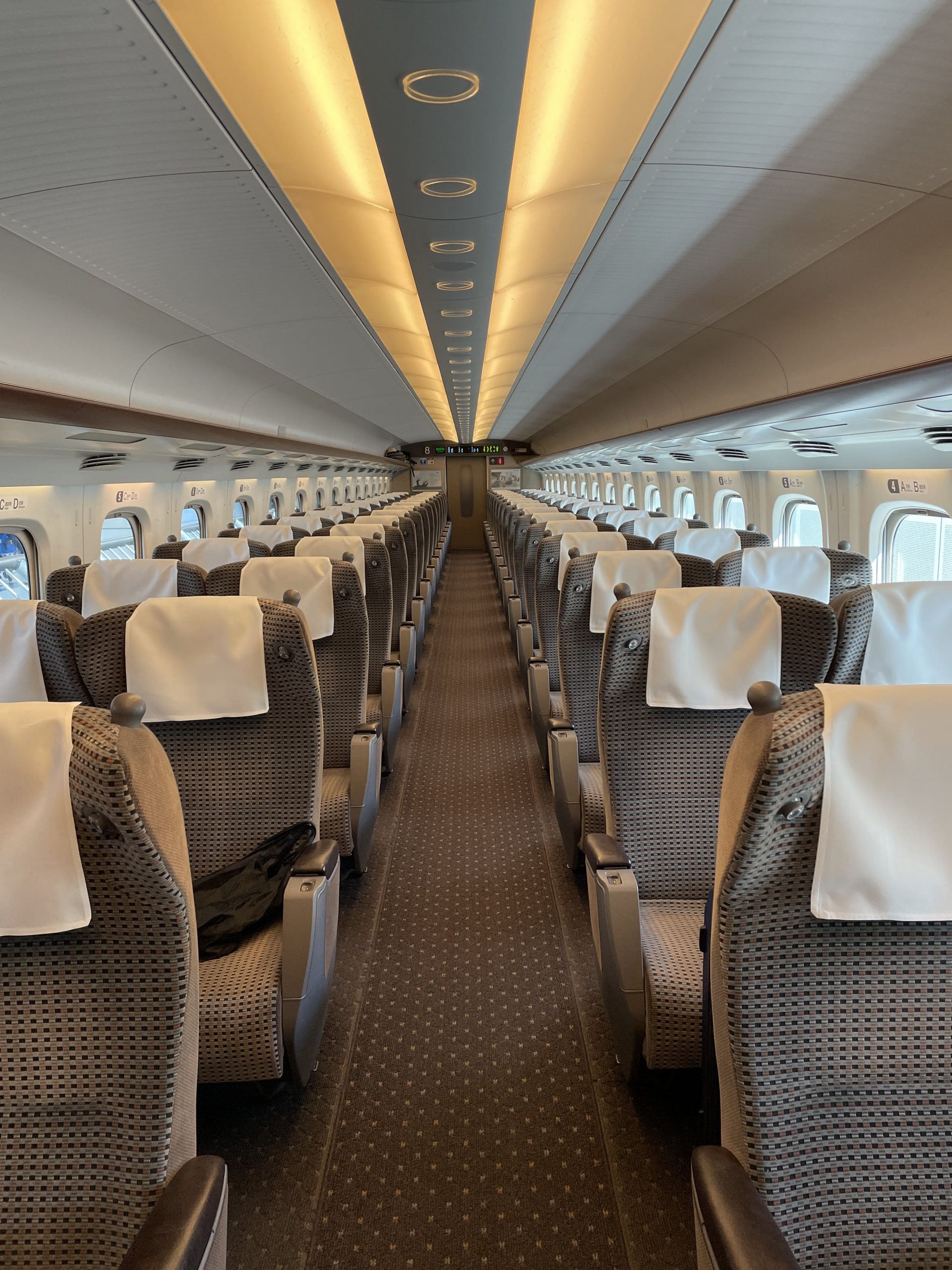 shinkansen bullet train tokyo kyoto first class green class review is it worth upgrading what to do if have oversized luggage how to take the bullet train tutorial