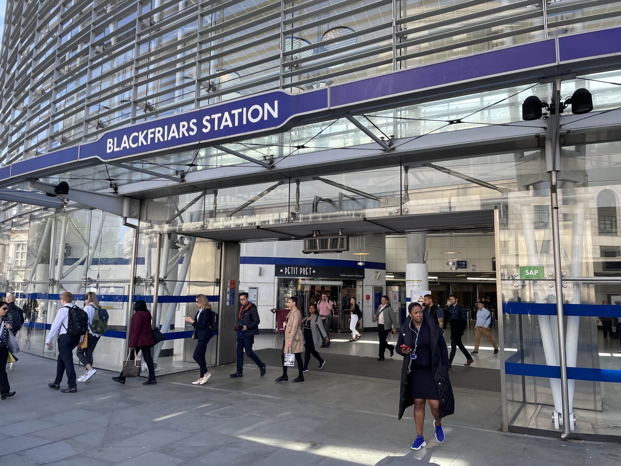 london blackfriars station train to brighton easy solo day trip from london uk best seaside villages things to see and do attractions
