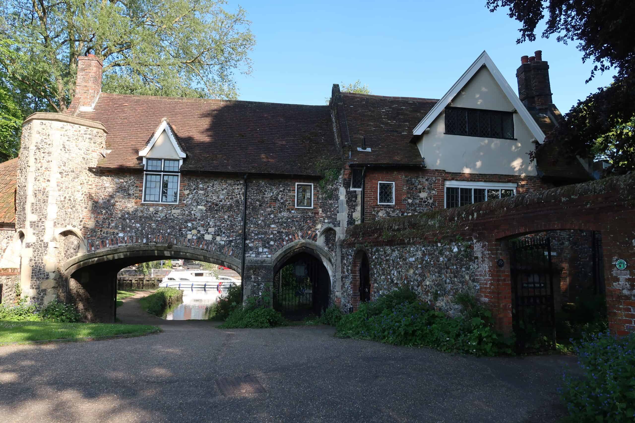 norwich st pulls ferry things to see and do viewpoint photo spots easy day trip from london via train 1 day itinerary