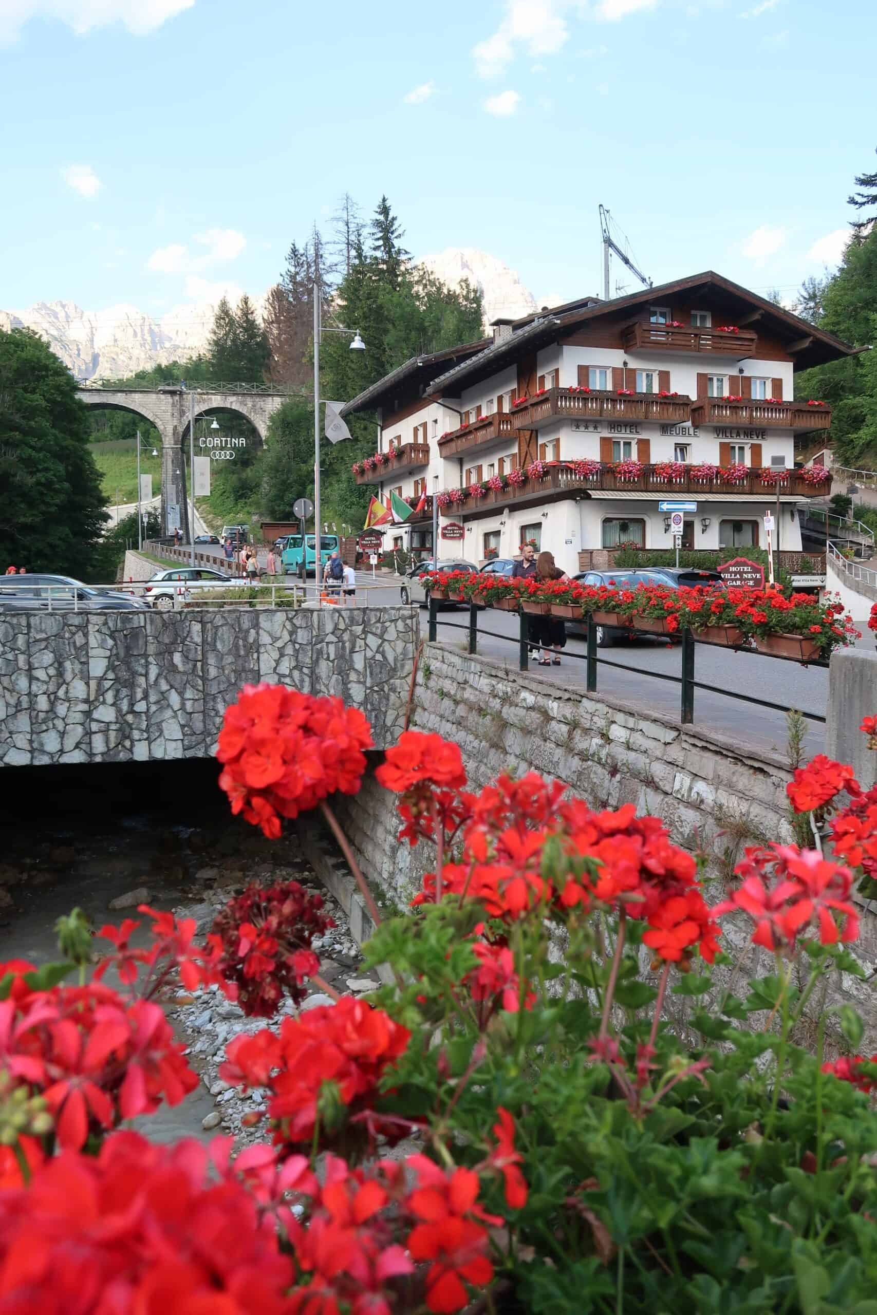 Cortina d'Ampezzo august summer weather best hiking trails where to stay solo in the dolomites scenic views prettiest towns