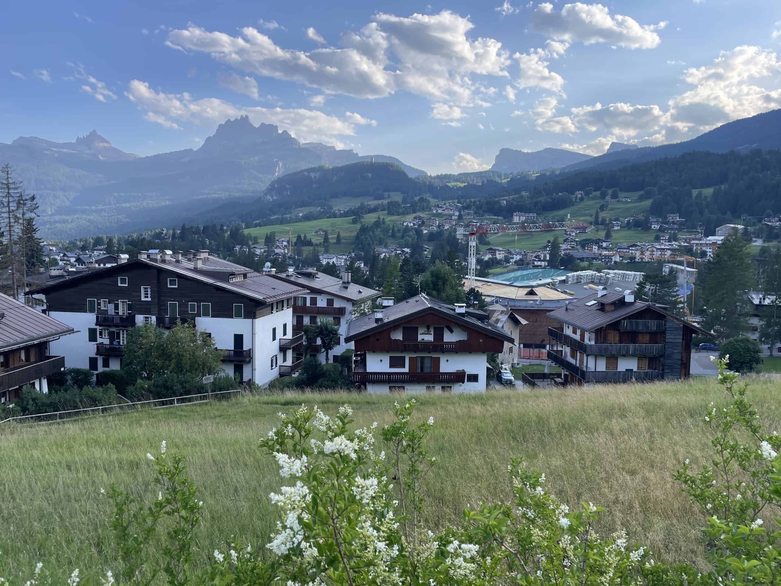 Cortina d'Ampezzo best photo spots viewpoints how to get to the dolomites from venice best scenic walks with minimal effort july august best time of year to visit
