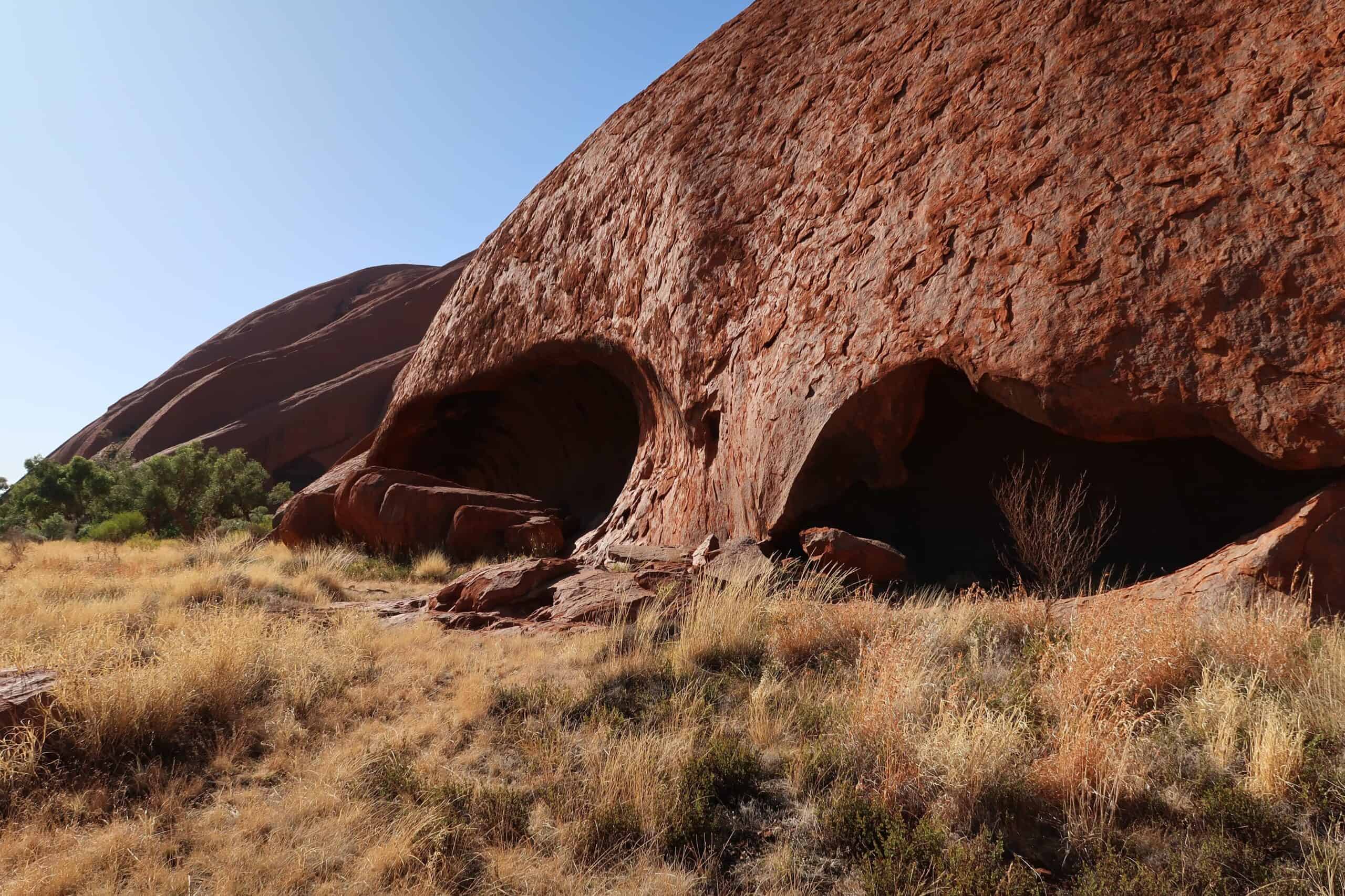 ayers rock itinerary things to see and do photography tips best angles viewing platforms winter 4 day itinerary self drive golden hour photo spots mutitjulu waterhole photography