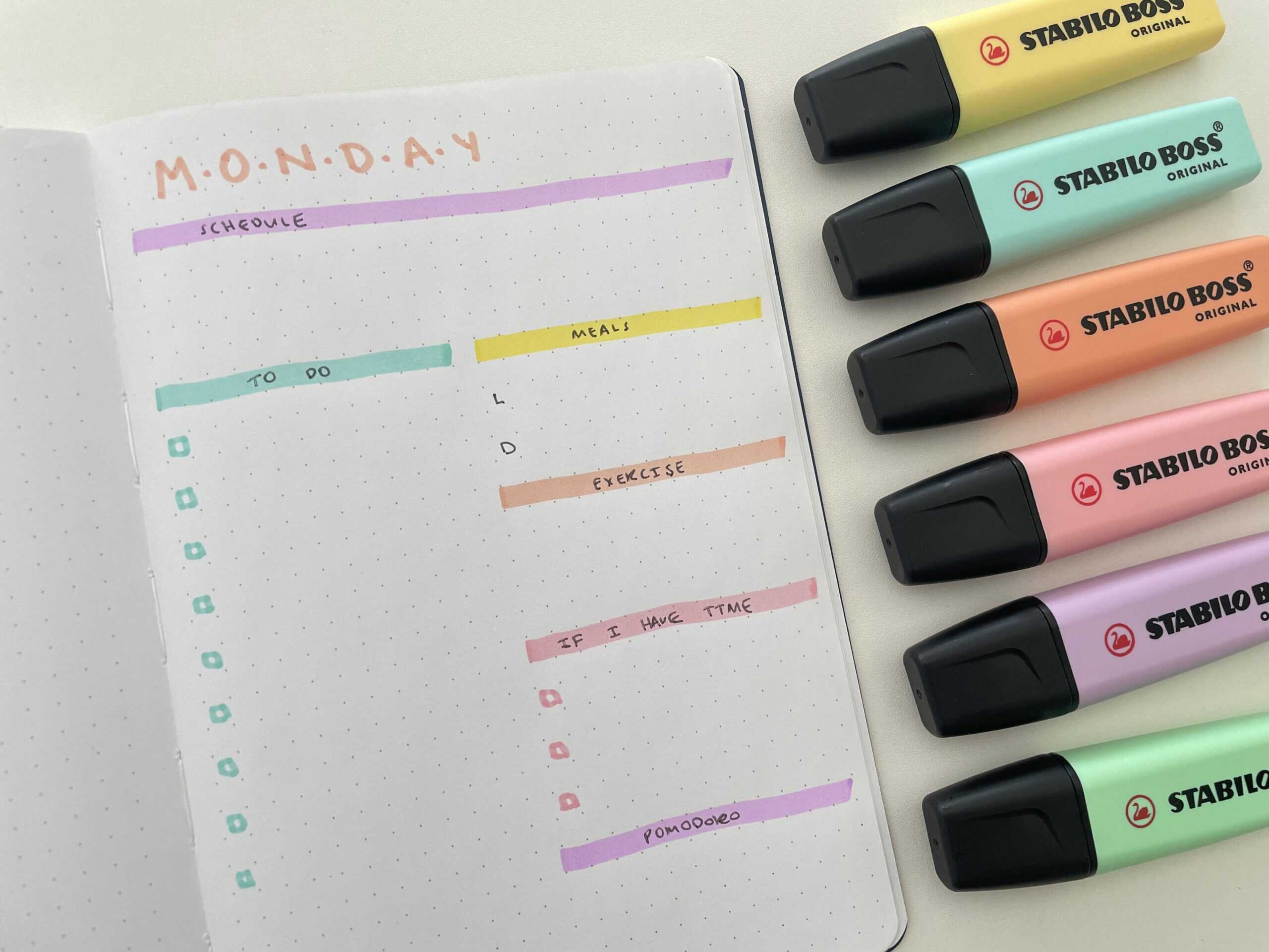 bullet journal spreads with highlighters daily layout day to a page simple fast easy pastel stabilo boss bujo setup