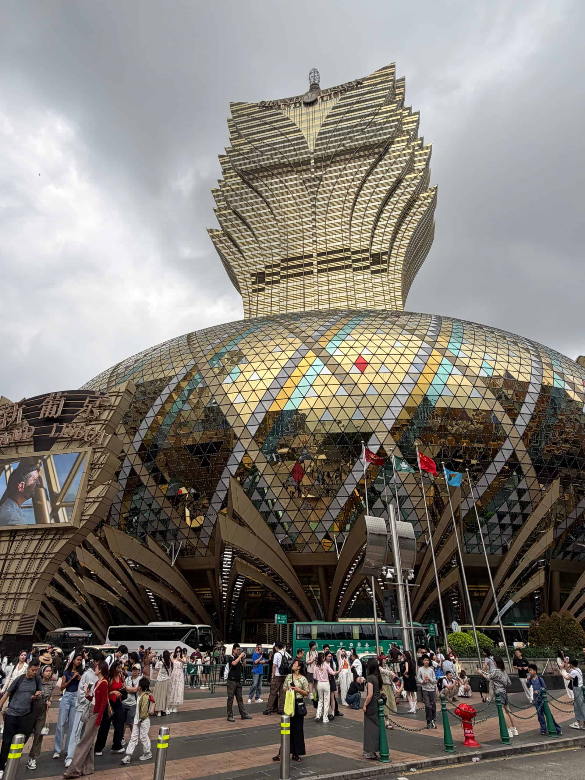 grand casino lisboa macau things to see and do on a day trip from Hong kong best day trip cotai strip pandas for free eat portugese egg tarts