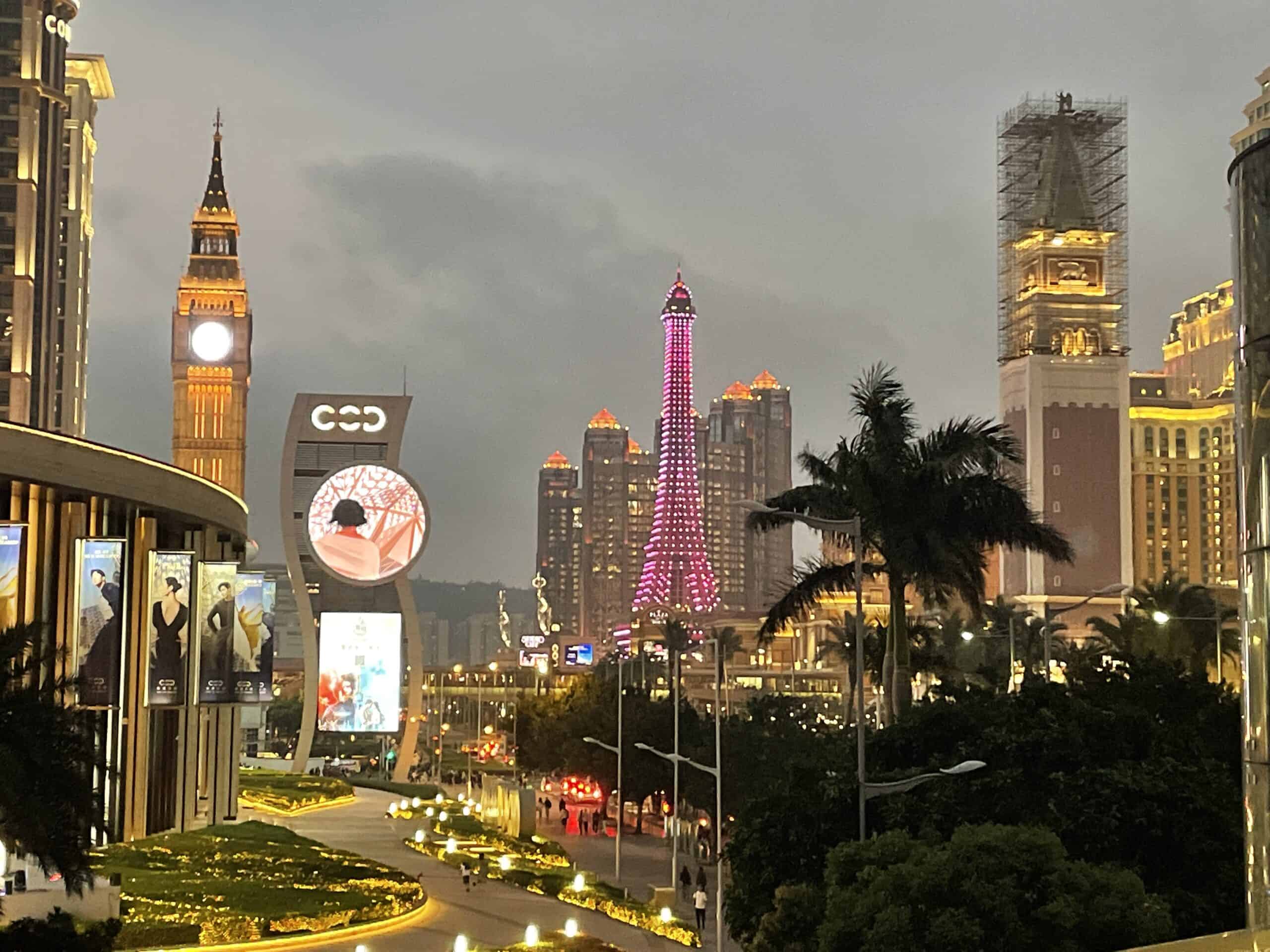 macau cotai strip at night evening things to see and do viewpoints where to eat day trip from hong kong detailed itinerary